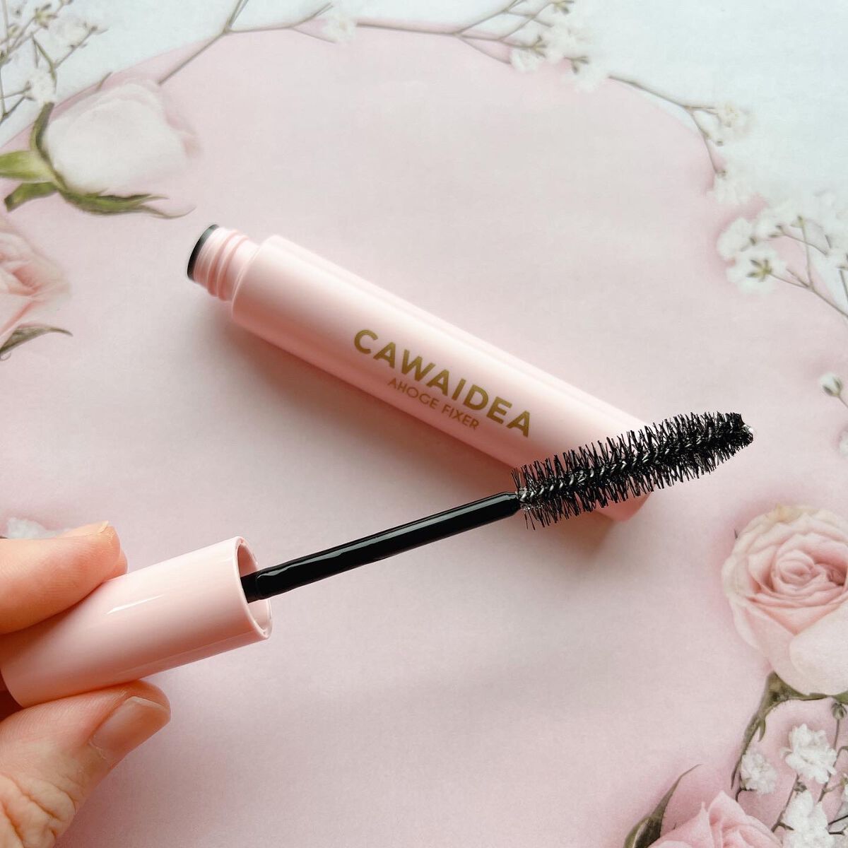 アイケイ アホ毛フィクサーのクチコミ「アホ毛フィクサー

気になるアホ毛にさっとひと撫で‪⸜♡⸝‍‬

速攻！速乾！がキーポイントで.....」（3枚目）