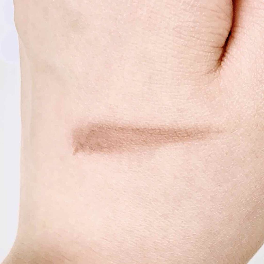 露 on LIPS 「もう梅雨が明けてしまったのかと思うくらい暑い日が続きますね。外..」(3枚目)