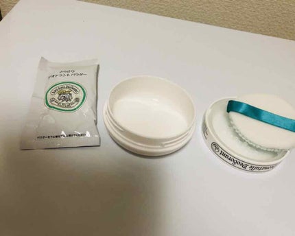 薬用さらさらデオドラントパウダー/デオナチュレ/デオドラント・制汗剤を使ったクチコミ(3枚目)