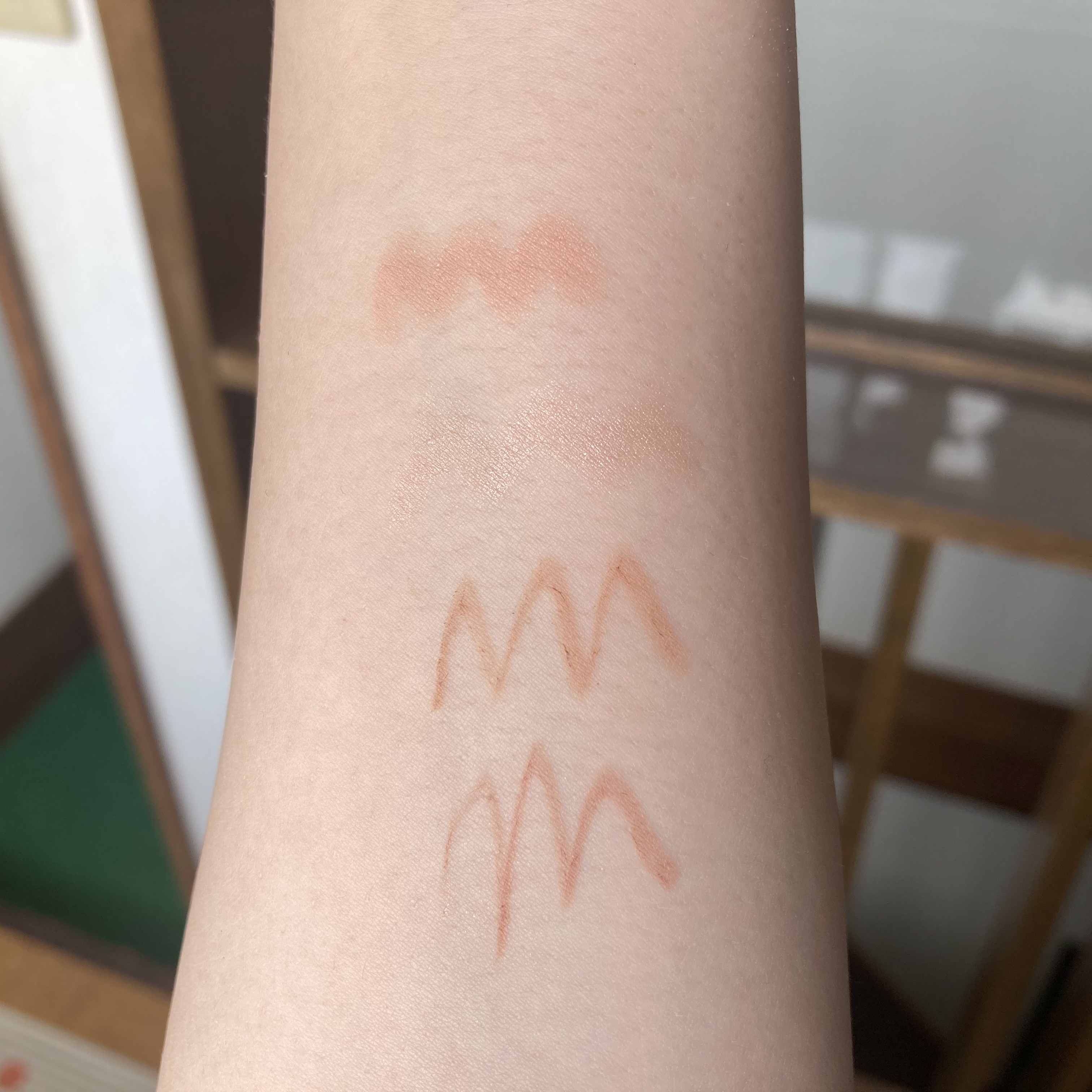 ぷっくりアイカラーペンシル/ミゼルエディ/スティックアイシャドウを使ったクチコミ（2枚目）