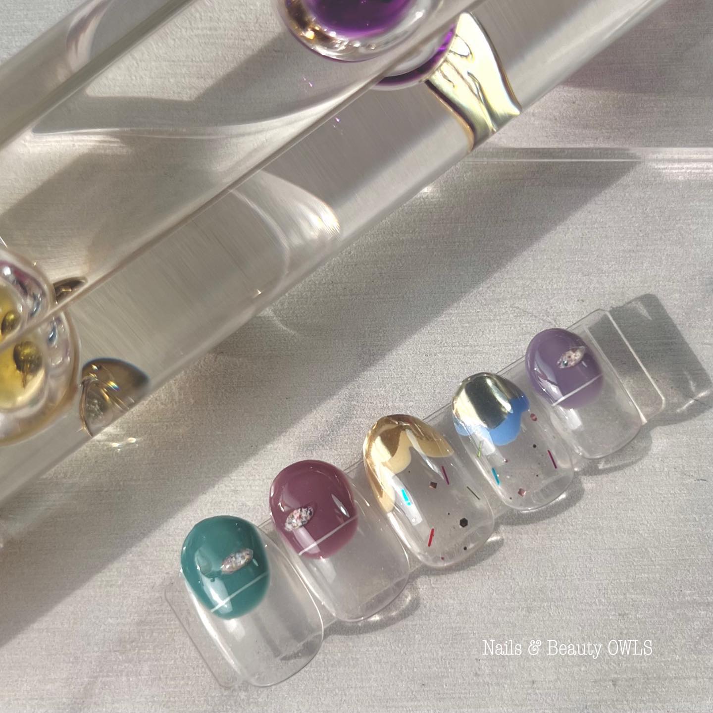 #カラフルネイル,#個性的ネイル,#個性派ネイル,#シンプルネイル,#シアーカラーネイル,#フレンチネイル,#レトロネイル,#ミラーフレンチネイル,#スカラップネイルのネイルデザイン