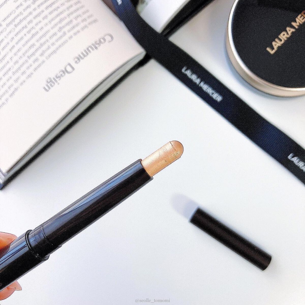 キャビアスティック アイカラー/ローラ メルシエ/スティックアイシャドウを使ったクチコミ(2枚目)