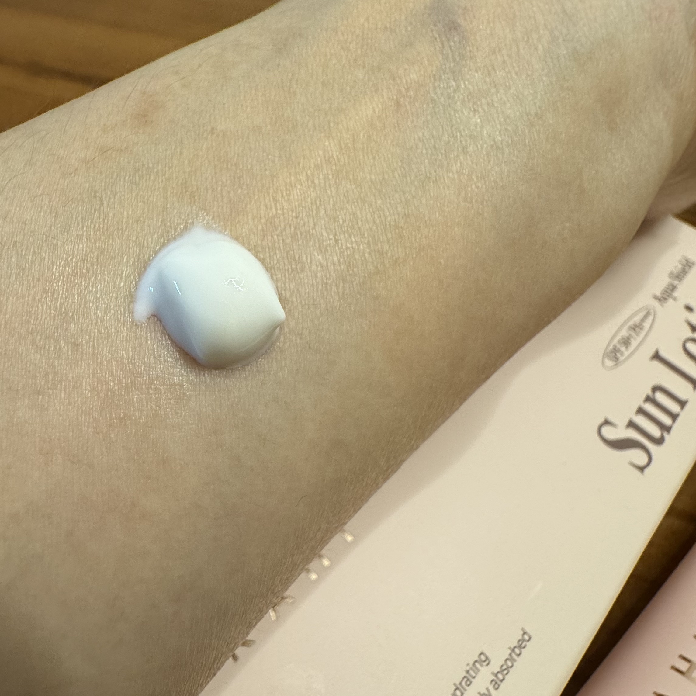 アクアシールド日焼け止めローション/KAHI/日焼け止めローションを使ったクチコミ（2枚目）