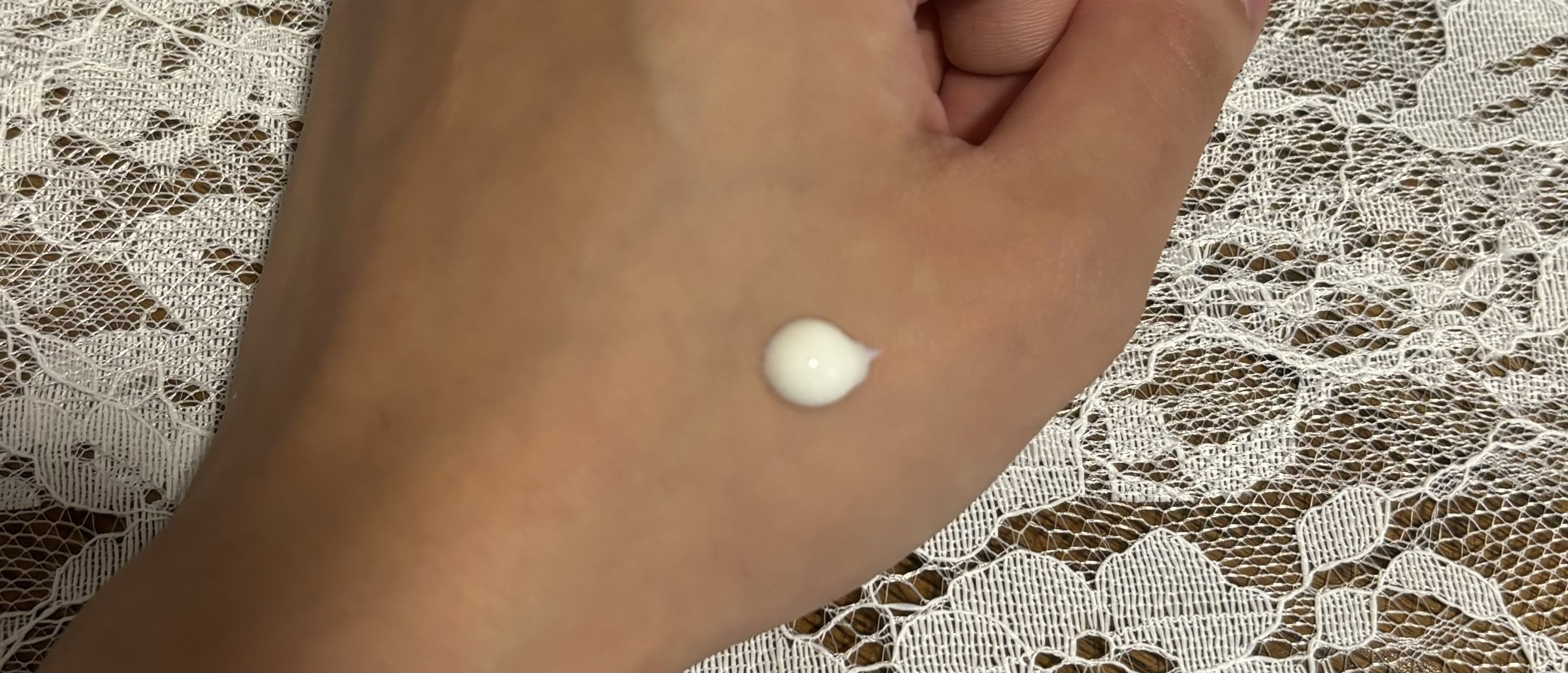 乾燥さん 保湿力スキンケア下地 /乾燥さん/化粧下地を使ったクチコミ（2枚目）