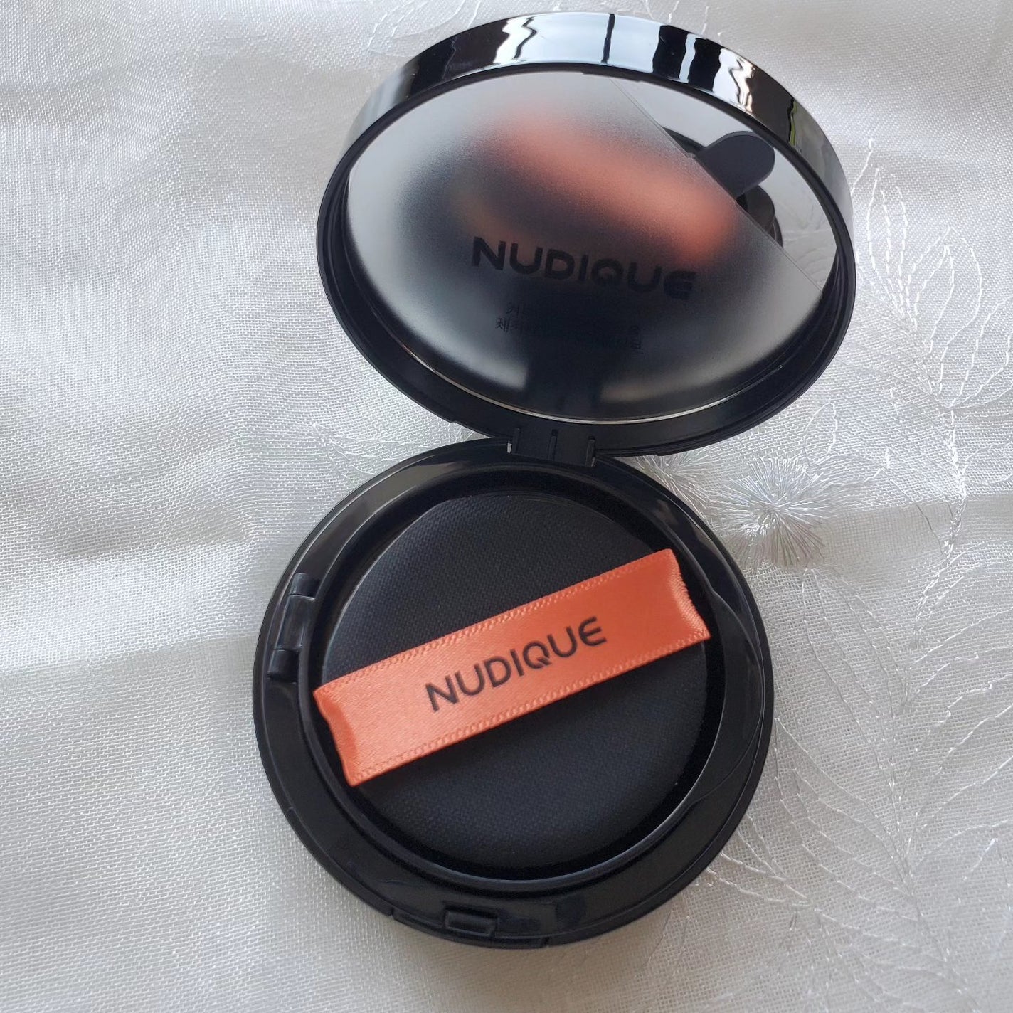 グロウクッションファンデーション/NUDIQUE/クッションファンデーションを使ったクチコミ(2枚目)