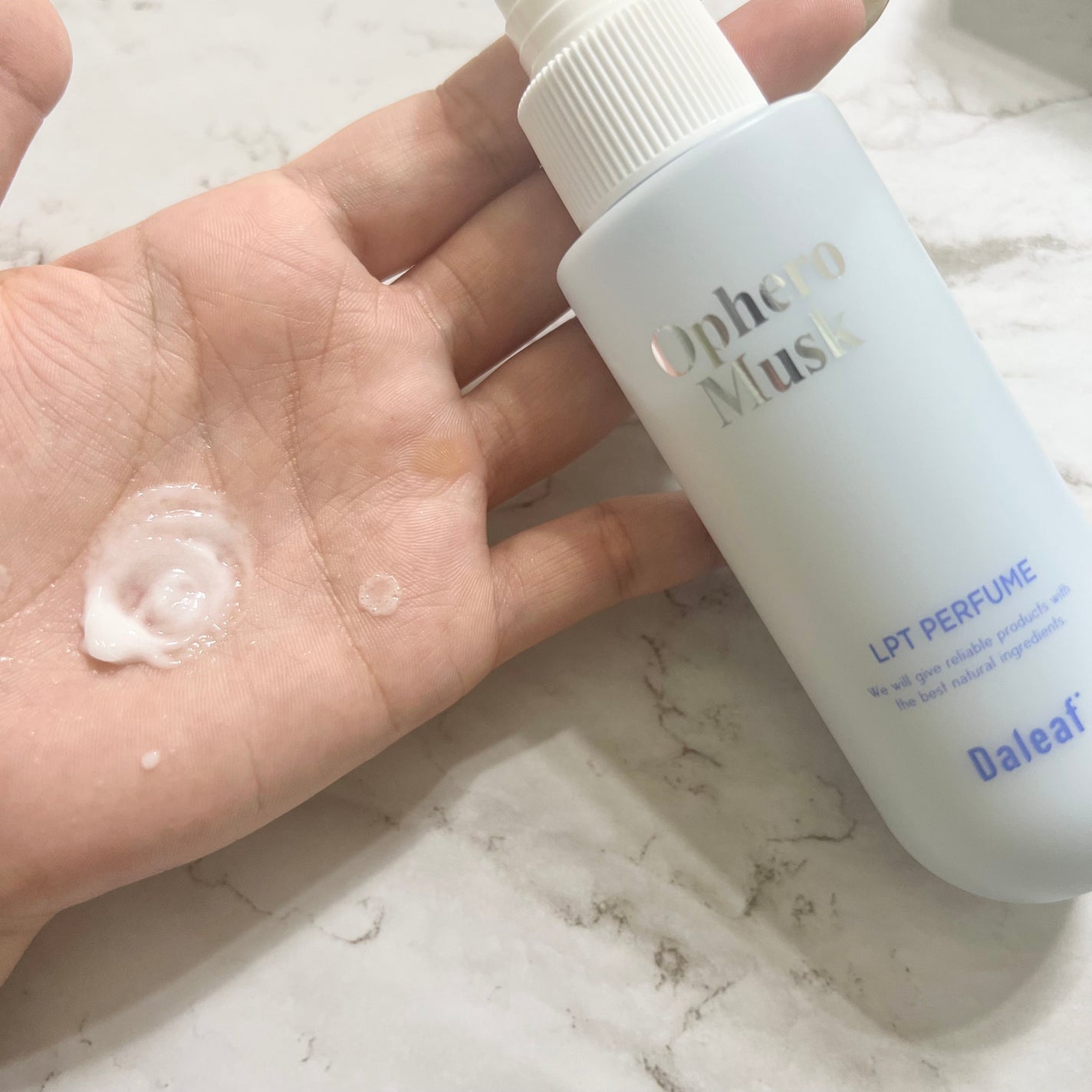 パフュームヘアパックインミスト Pink Breeze/Daleaf/アウトバストリートメントを使ったクチコミ(2枚目)