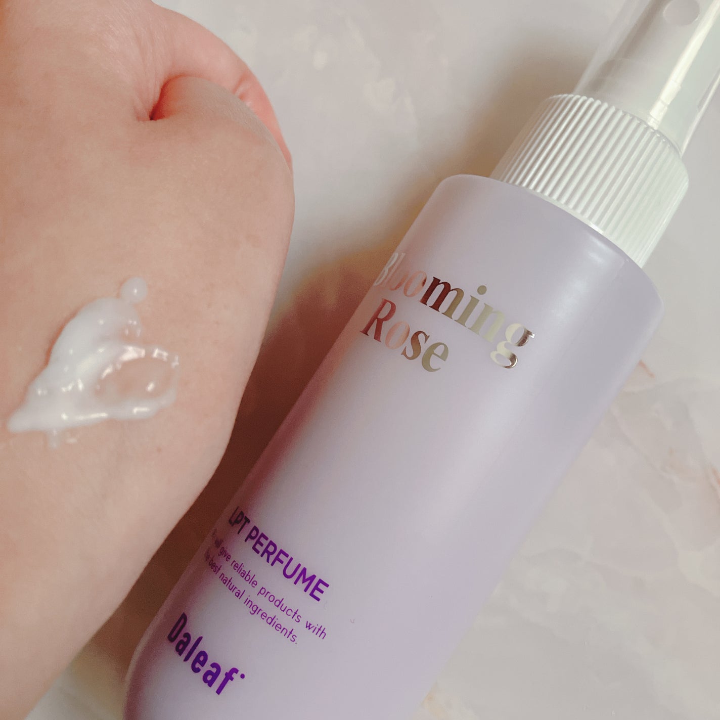 パフュームヘアパックインミスト Pink Breeze/Daleaf/アウトバストリートメントを使ったクチコミ(4枚目)