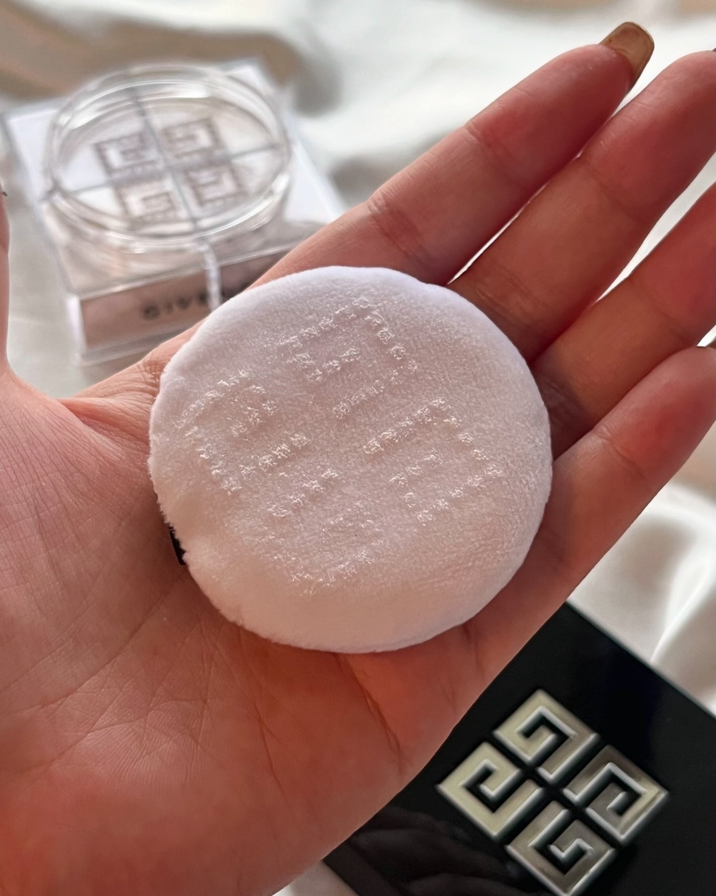 プリズム・リーブル/GIVENCHY/ルースパウダーを使ったクチコミ(4枚目)