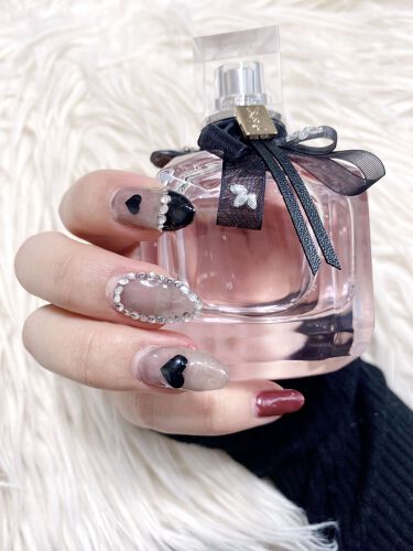 黒ネイルはメンズにもおすすめ ネイルポリッシュ かっこいいセルフネイルデザインを紹介 Lips 黒ネイルはメンズにもおすすめ ネイルポリッシュ かっこいいセルフネイルデザインを紹介 Lips