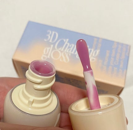 フィー 3Dチェインジンググロス/fwee/リップグロスを使ったクチコミ(2枚目)