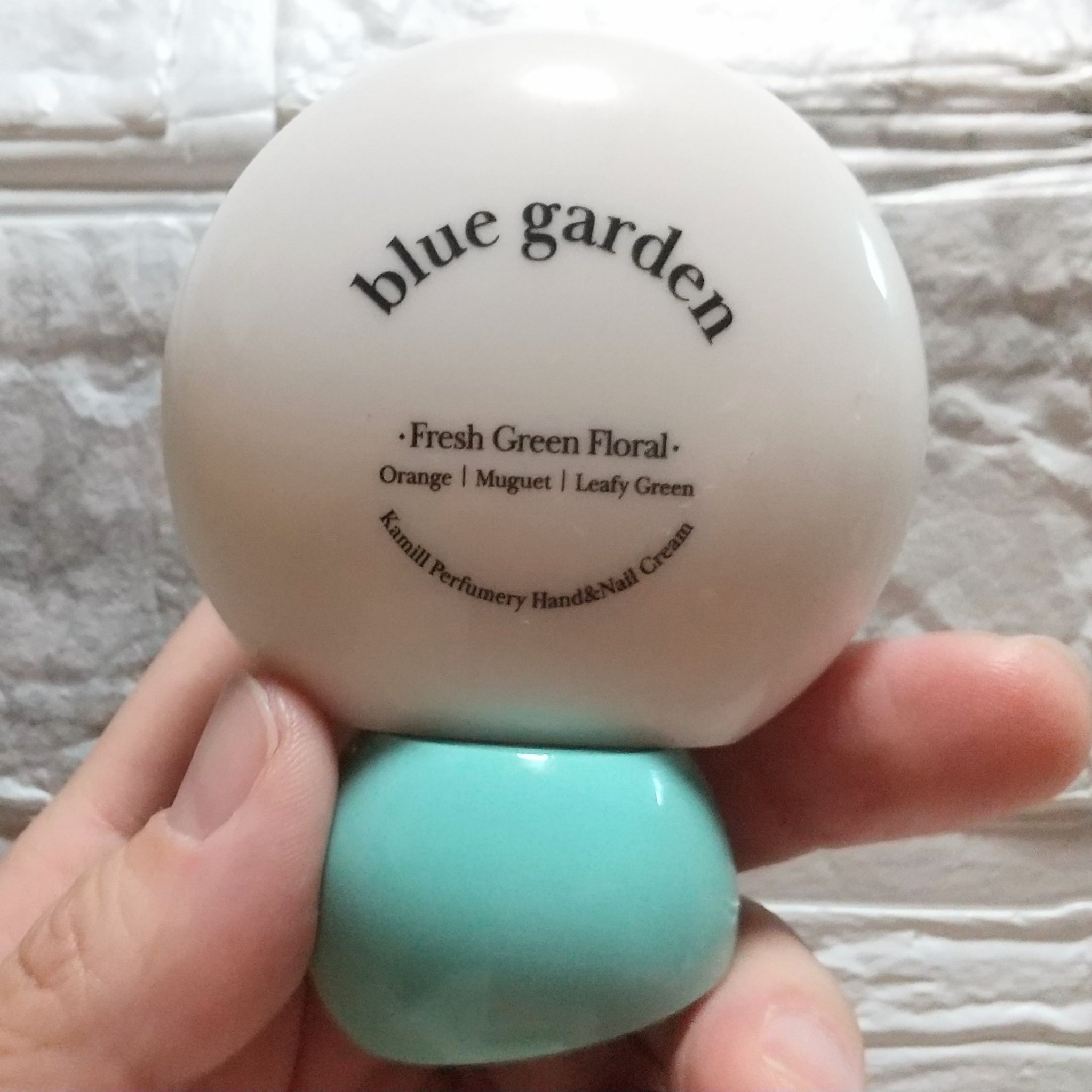 パフューマリー ハンド＆ネイルクリーム ブルーガーデン 50ml/カミール/ハンドクリームを使ったクチコミ（2枚目）