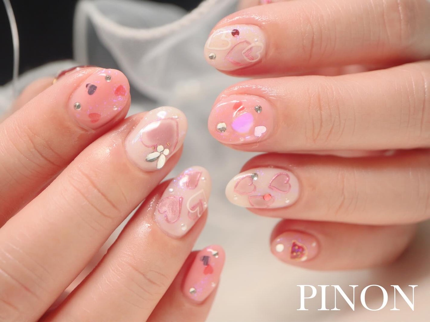 shino on LIPS 「いちごネイル🍓ピンク×ハート×いちごでめっちゃ可愛いデザインに..」(3枚目)