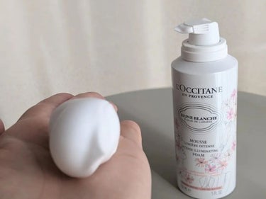 レーヌブランシュ イルミネイティングクレンジングフォーム/L'OCCITANE/洗顔フォームを使ったクチコミ（2枚目）