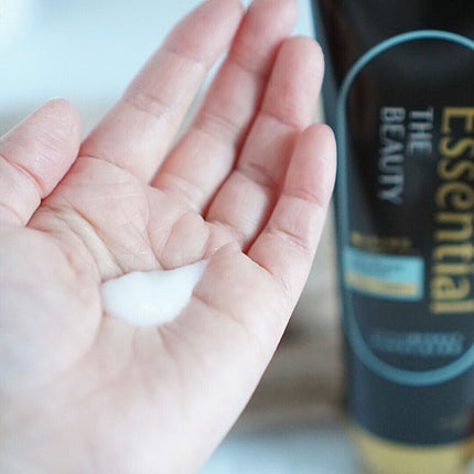 THE BEAUTY 髪のキメ美容プレミアムトリートメント<モイストリペアプレミアム>/エッセンシャル/洗い流すヘアトリートメントを使ったクチコミ(4枚目)