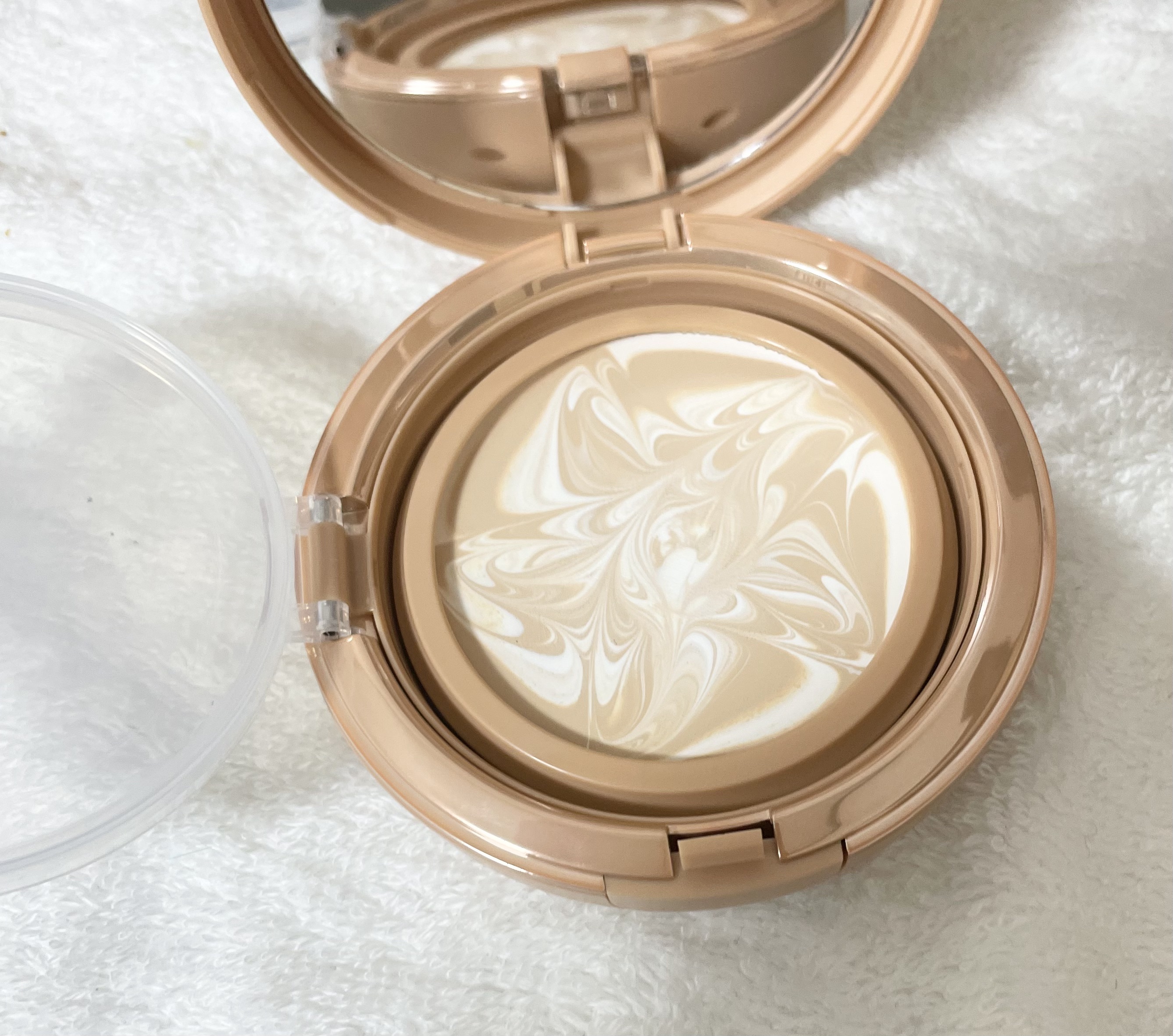 ジューシーパン スキンケアプライマー/A’pieu/化粧下地を使ったクチコミ（2枚目）