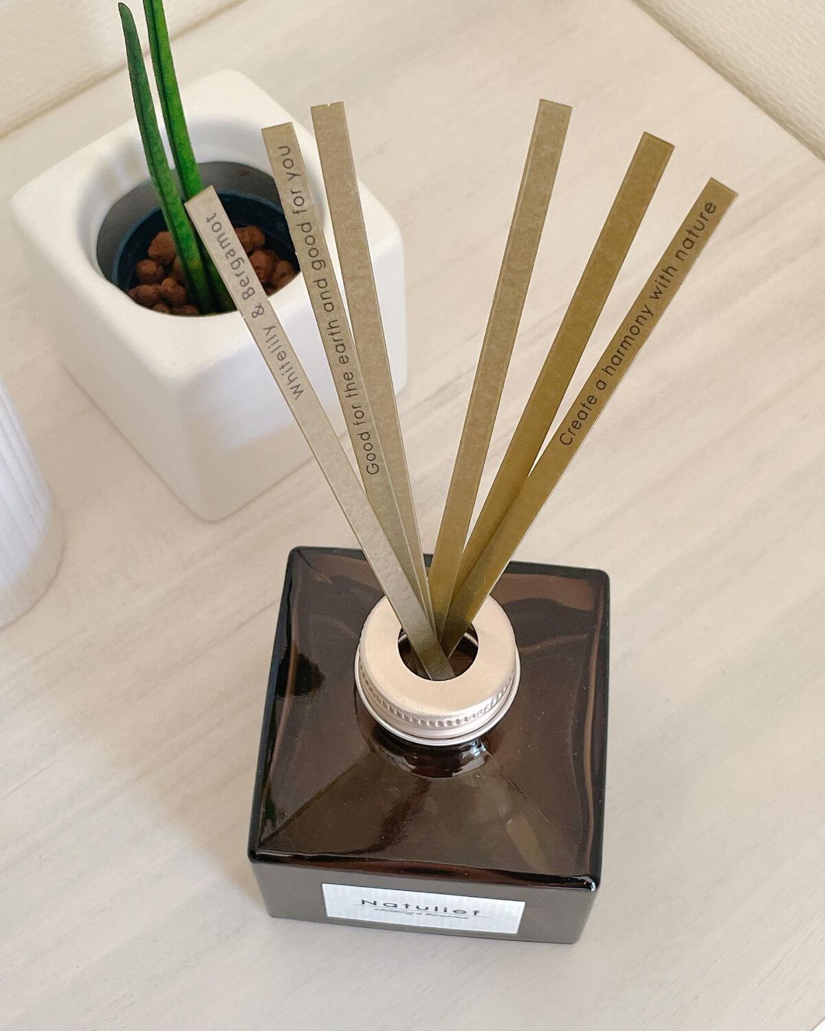 消臭力プレミアムアロマ スティック 部屋用 アーバンリュクス/消臭力/その他を使ったクチコミ（2枚目）