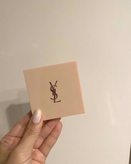 ラディアント タッチ 3D グロウ/YVES SAINT LAURENT BEAUTE/プレストパウダーを使ったクチコミ(3枚目)