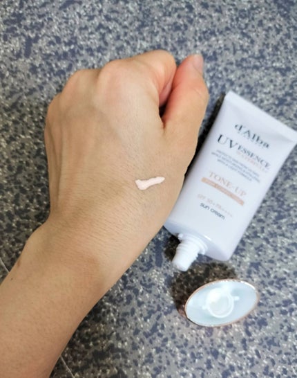 ウォータフルトーンアップサンクリーム/ダルバ/日焼け止めクリームを使ったクチコミ(2枚目)