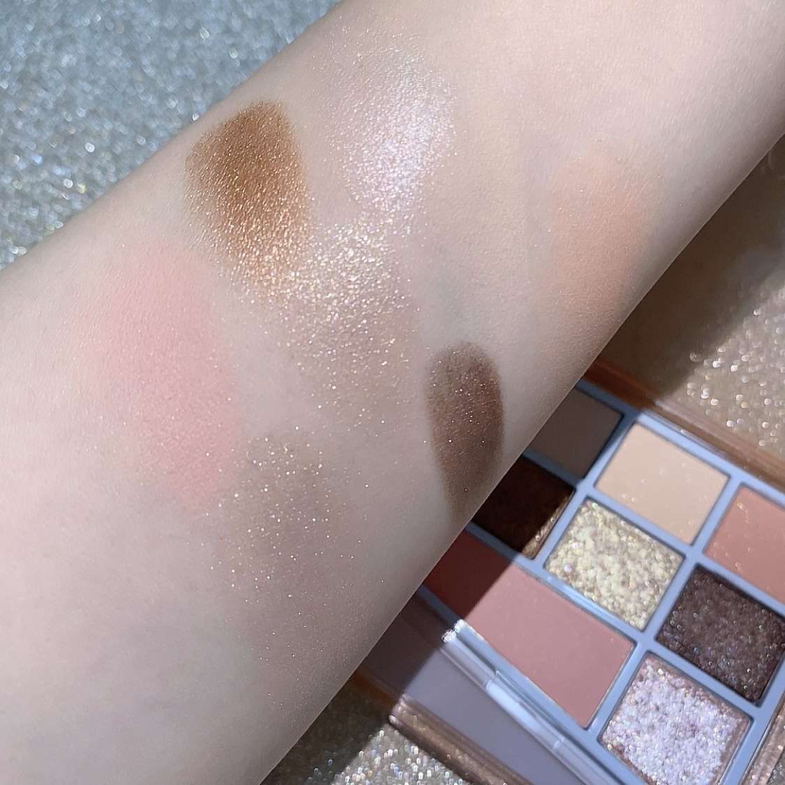 シャンデリアエディション(アイシャドウ/リップグロス) リップグロス　グレイシア(シャンデリア)/espoir/メイクアップキットを使ったクチコミ（3枚目）