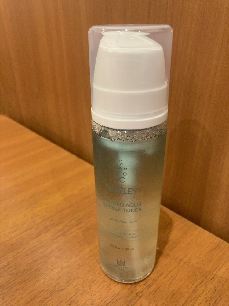 BONNY&J ビューブレイ 8-ハイドロアクア バブルトナーのクチコミ「まず、弱酸性でお肌に優しい処方だから、洗顔後にシュッとポンプで使うと、ふわっとやさしく包み込む.....」（1枚目）