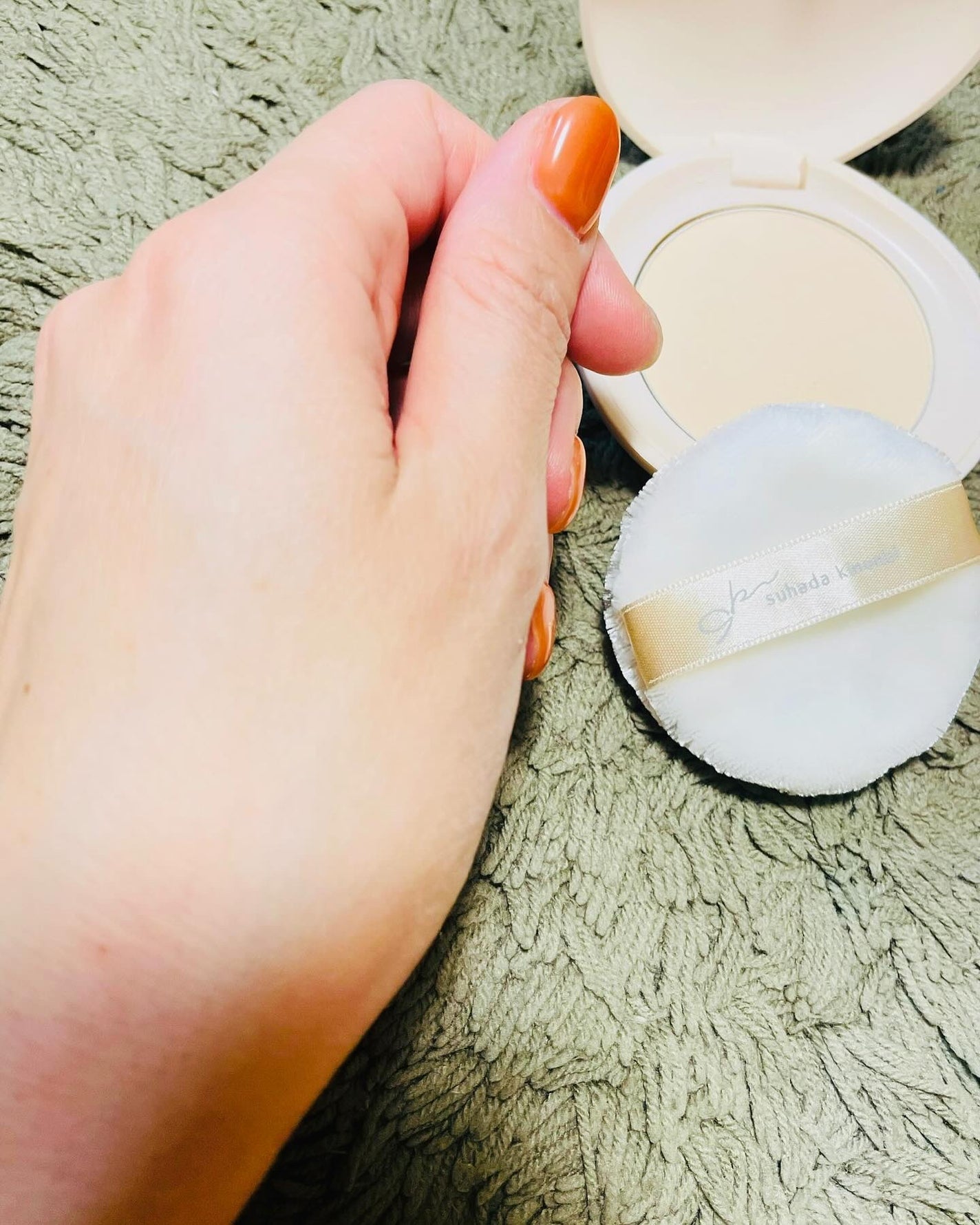 レモン on LIPS 「24時間いつでも使えるスキンケアパウダーが、スキンケア&メイク..」(4枚目)