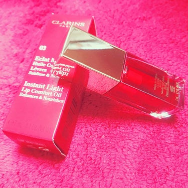 CLARINS コンフォートリップオイル 7ml


私が購入したのは 03レッドベリーです🍓
Qoo10さんで2000円くらいでした✨

 私は高校生の頃からリップオイルやグロスはベタベタ感が苦手で唇