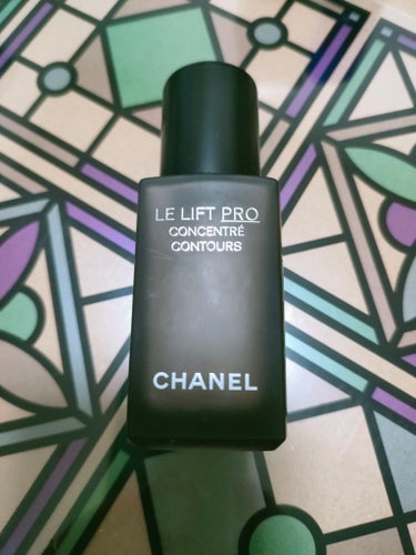 CHANEL LL プロ セラムのクチコミ「【使った商品】
LL プロ セラム
CHANEL

【商品の特徴】
お肌をリフトアップしてくれ.....」（1枚目）