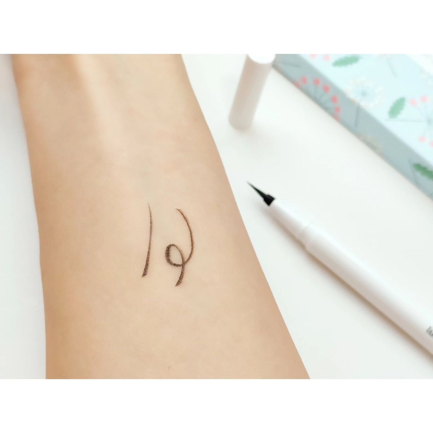 リキッドアイライナー/ルルズコスメティコ/リキッドアイライナーを使ったクチコミ(3枚目)