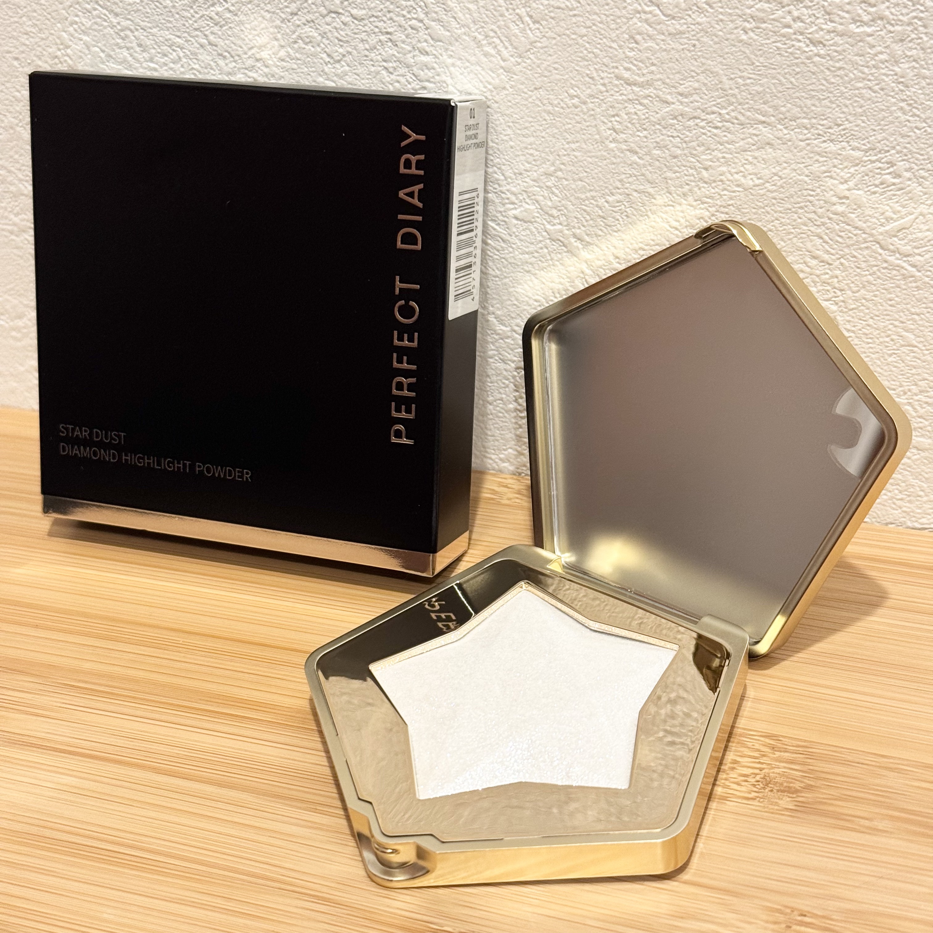 スターダストダイヤモンドハイライトパウダー/PERFECT DIARY/パウダーハイライトを使ったクチコミ（1枚目）