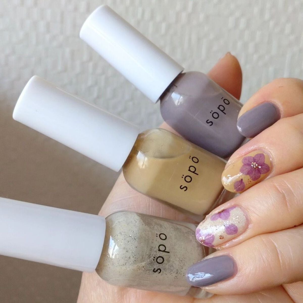 ミルクティ on LIPS 「✴✴#花びらネイル🌸✴✴SÖPÖ(@sopo_cosmetic..」(4枚目)