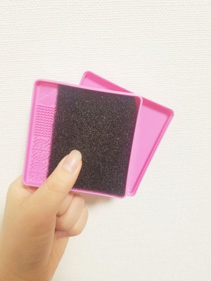 メイクブラシドライクリーナー/DAISO/メイクアップキットを使ったクチコミ(2枚目)