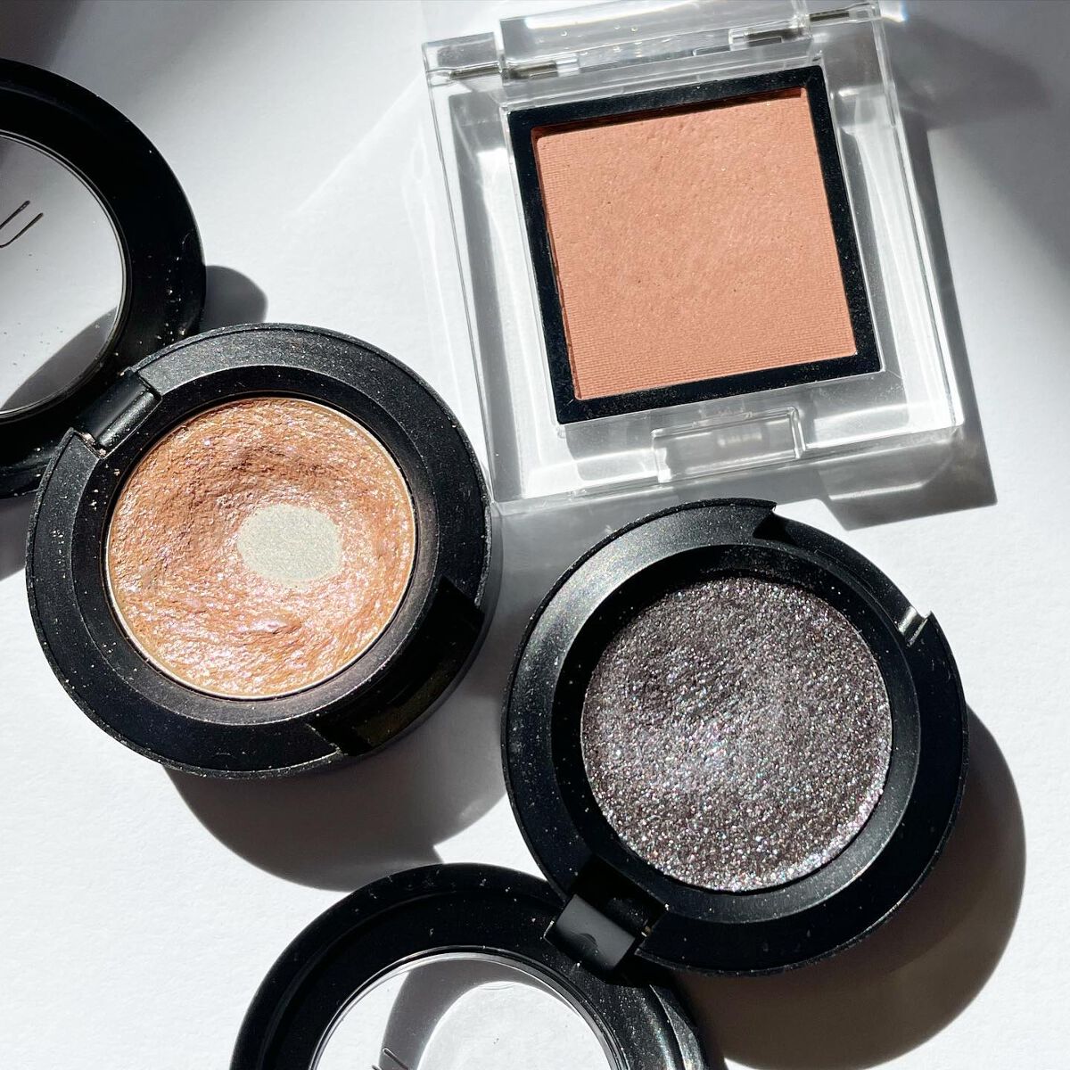 ダズルシャドウ/M・A・C/単色アイシャドウを使ったクチコミ(2枚目)