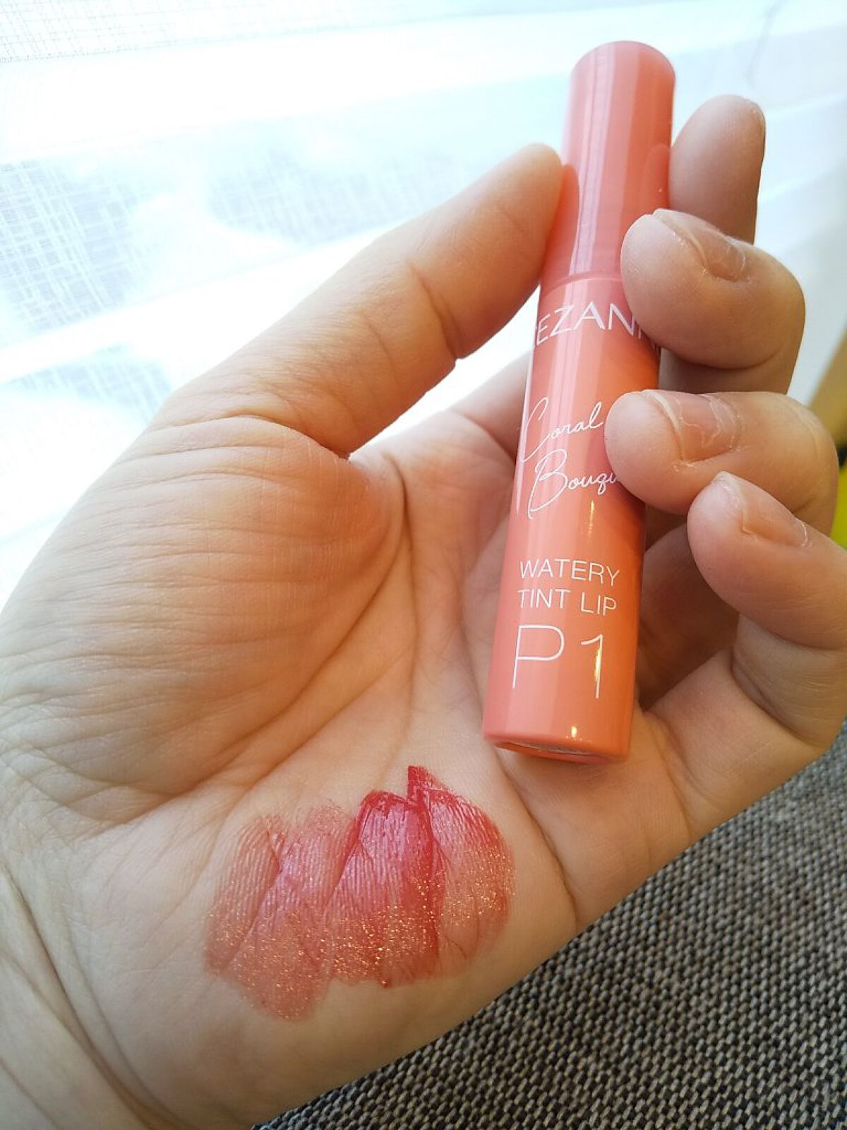 ウォータリーグロウリップ/CEZANNE/リップグロスを使ったクチコミ（2枚目）