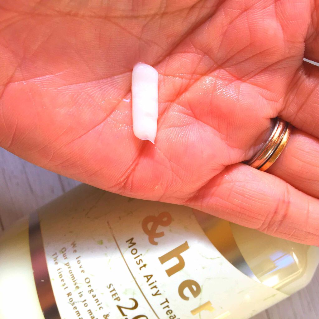 chiyo36 on LIPS 「髪の表面をうるおい成分で包み込むことで水分の蒸発を防ぎ、うるお..」(3枚目)