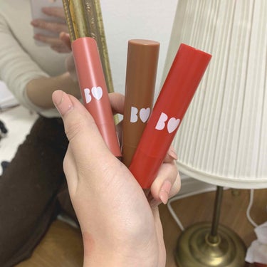 イエベさん必見【私的】
B IDOLおすすめカラー💄💗

新色2色買ってきたので、
既に持ってた1色と合わせてレビューします

今更説明も要らない気がしますが、
一本でうるつやぷるぷるリップが
完成する