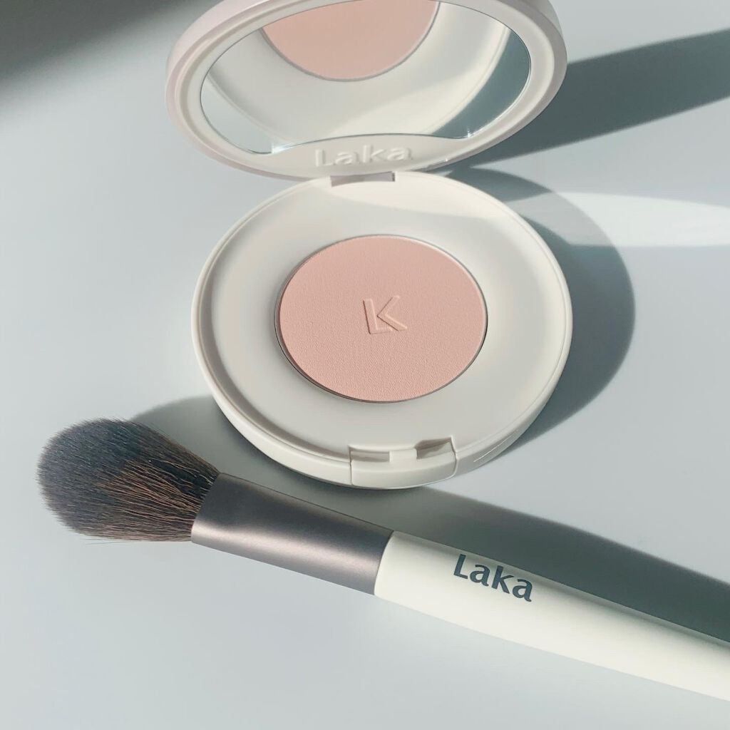 バイタルシアーブラッシャー/Laka/パウダーチークを使ったクチコミ（2枚目）