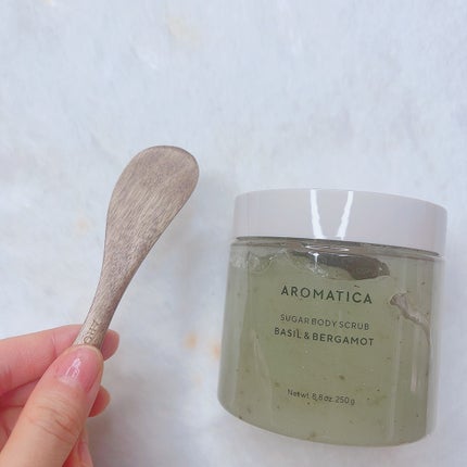 シュガーボディスクラブバジル&ベルガモット/AROMATICA/ボディスクラブを使ったクチコミ(4枚目)