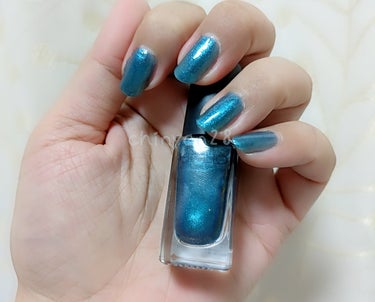 ネイルホリック
ネイルホリック Galactic color
GR712

ムラになりにくくて、
艶キラのグリーン系のカラー💅🏻

ブルーグリーンって表現が合ってるかな？？

深みもあって秋っぽいよね💅🏻💚💙

これね、まだトップコート塗らないで3度塗りしたの❣️
つやんつやん🤭

久しぶりにネイルした‼️

#ネイルホリック
#ネイルホリック Galactic color
#GR712
#セルフネイル
#セルフネイラー
#ネイルポリッシュ
#セルフネイル部
#お値段以上ネイルの画像 その0