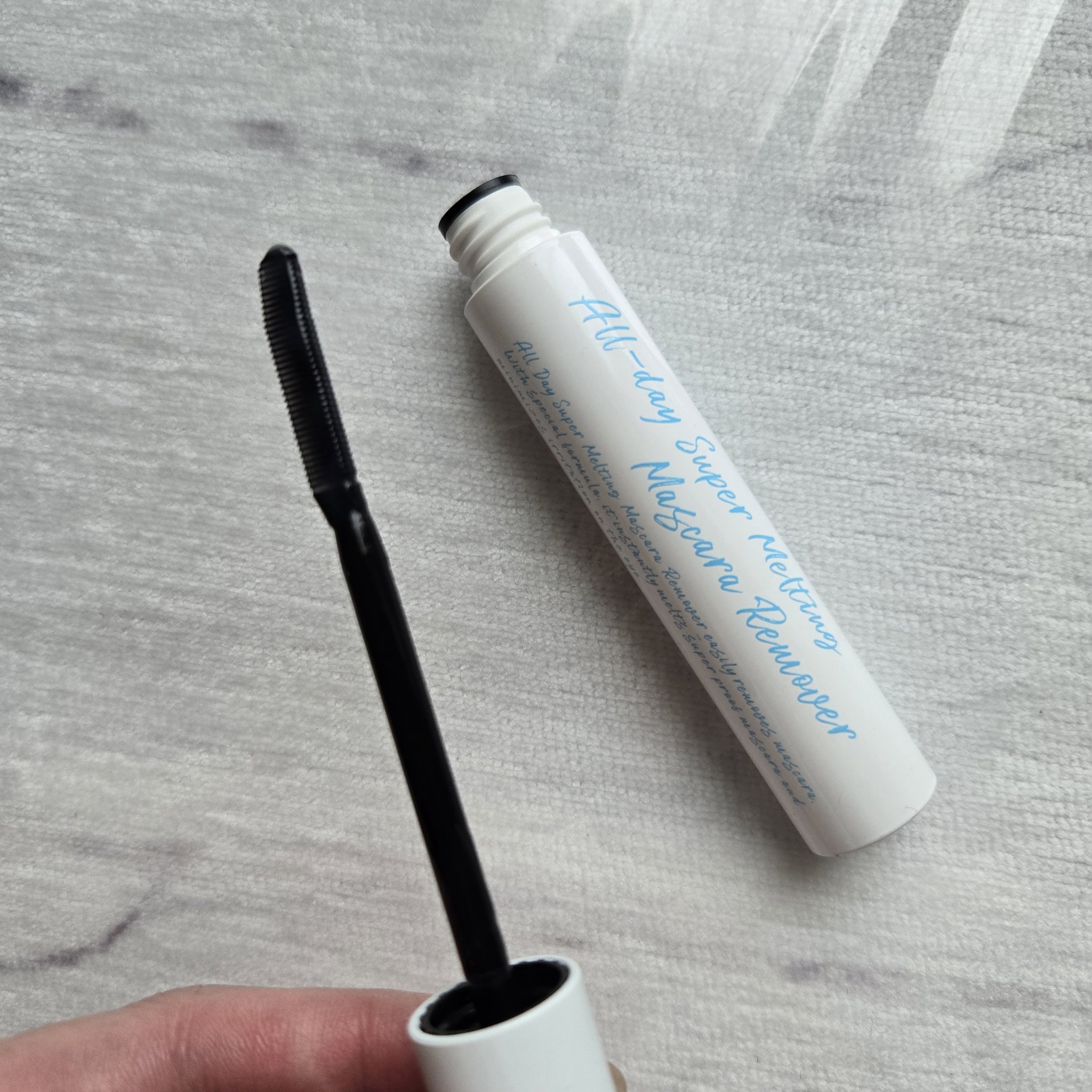 オールデイスーパーメルティングマスカラリムーバー/Milk Touch/ポイントメイクリムーバーを使ったクチコミ（1枚目）