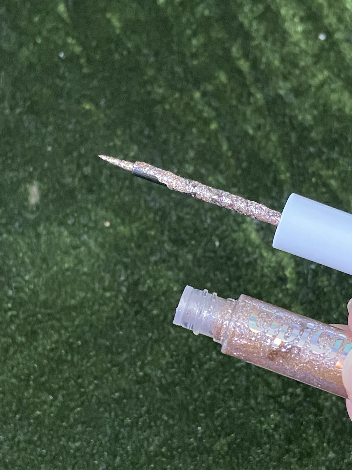 グリッター イルミネーションライナー R 01 ピンクベージュ/CipiCipi/リキッドアイライナーを使ったクチコミ（2枚目）