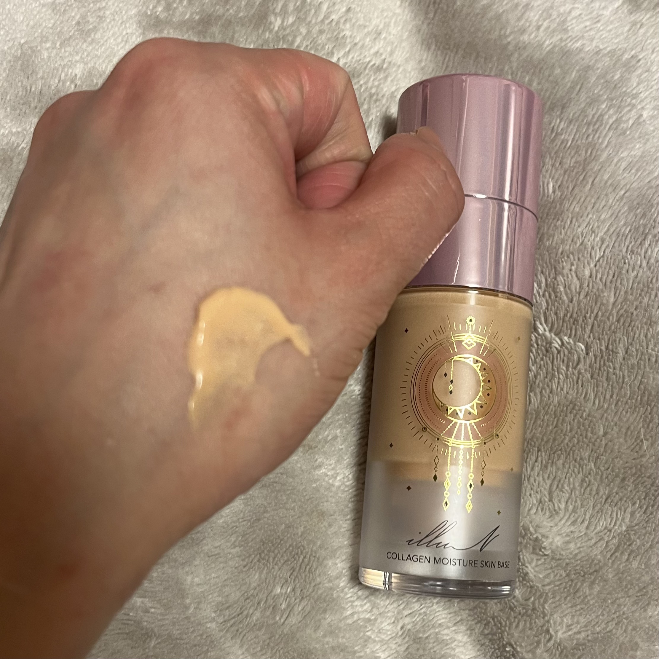 コラーゲンモイスチャースキンベース｜illuNの口コミ - 辻希美ちゃんが