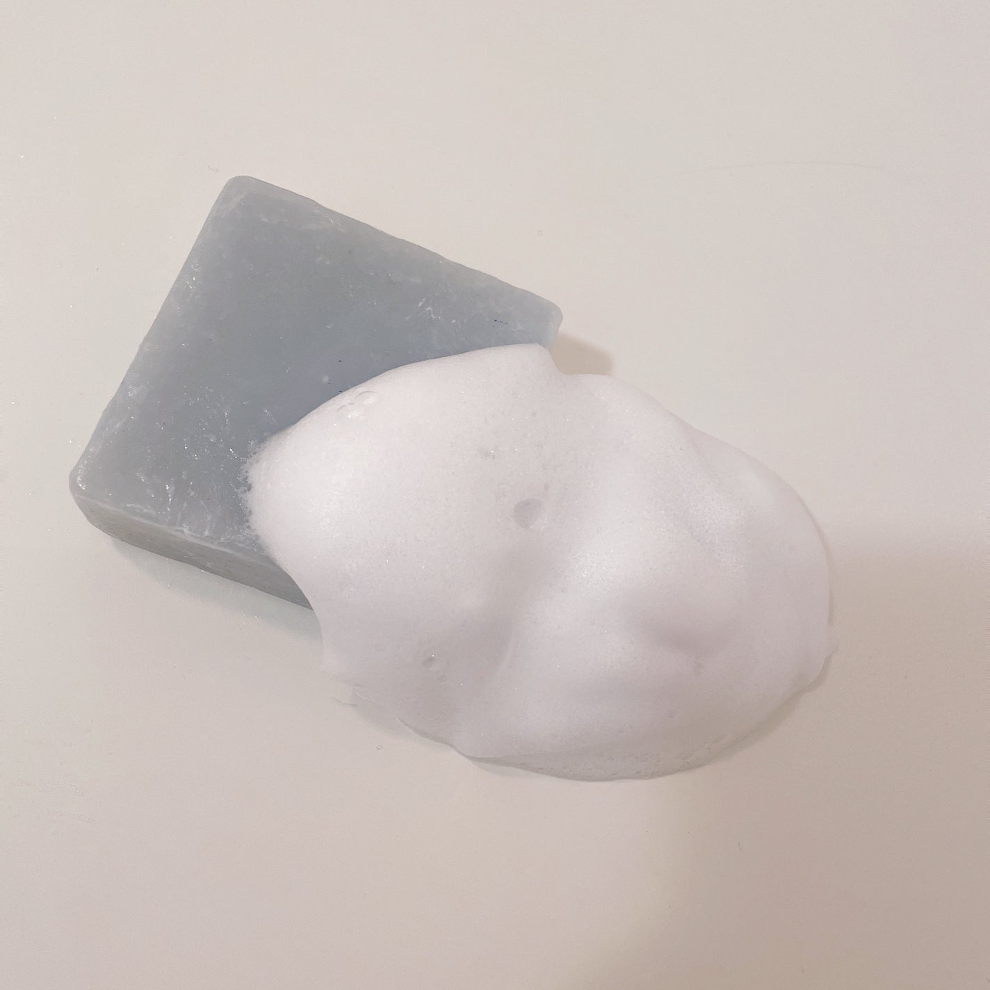 藍の石けん サボンドブルー/エル・カレア/ボディ石鹸を使ったクチコミ(4枚目)