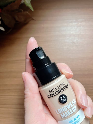 カラーステイ ロングウェア メイクアップ 150 バフ/REVLON/リキッドファンデーションを使ったクチコミ（2枚目）