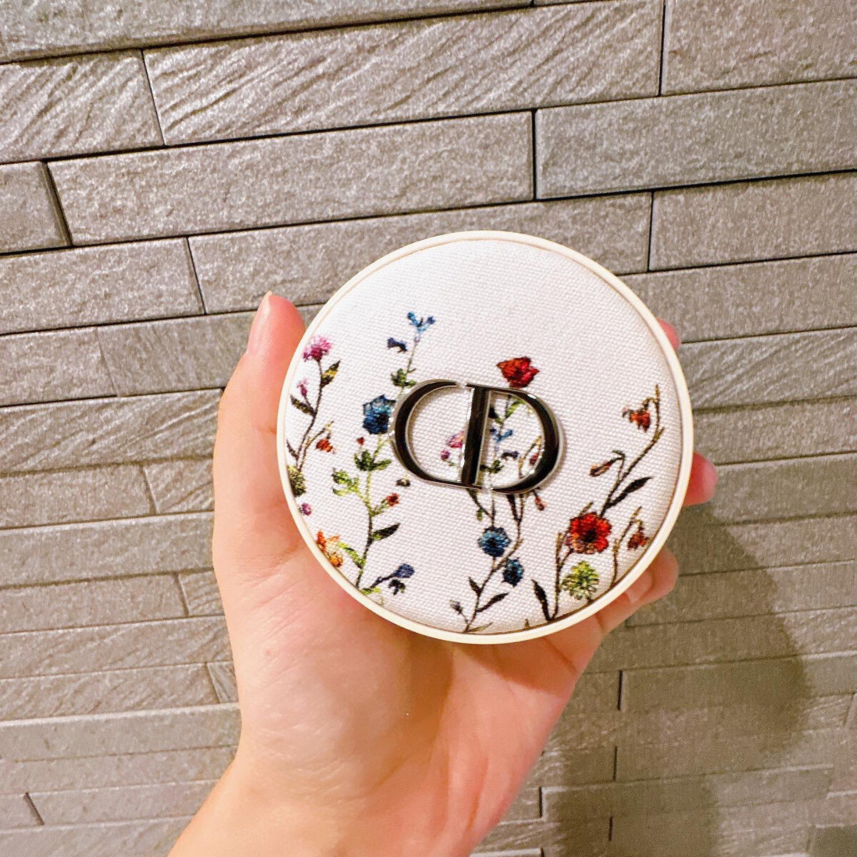 ディオールスキン フォーエヴァー クッション パウダー ミレフィオリ/Dior/ルースパウダーを使ったクチコミ（2枚目）