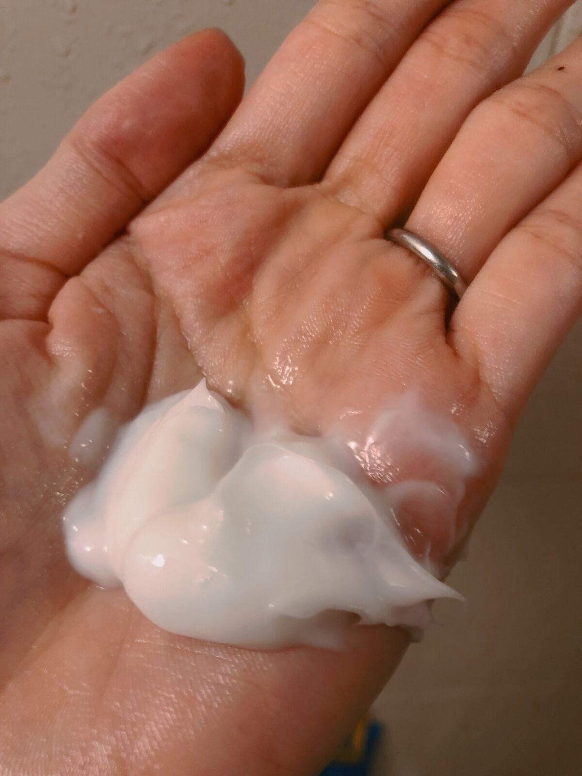 スーパーリッチシャイン ストレートビューティー うねりケアトリートメント/LUX/洗い流すヘアトリートメントを使ったクチコミ（2枚目）