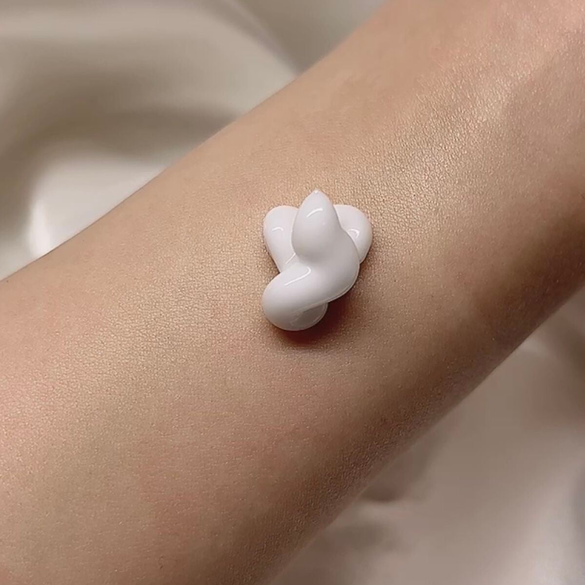 ドクダミミルキークリーム/enieni /フェイスクリームを使ったクチコミ(2枚目)