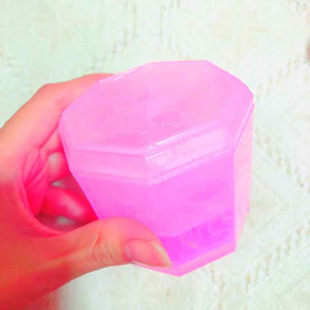 メイクブラシクリーナー/DAISO/その他化粧小物を使ったクチコミ(2枚目)