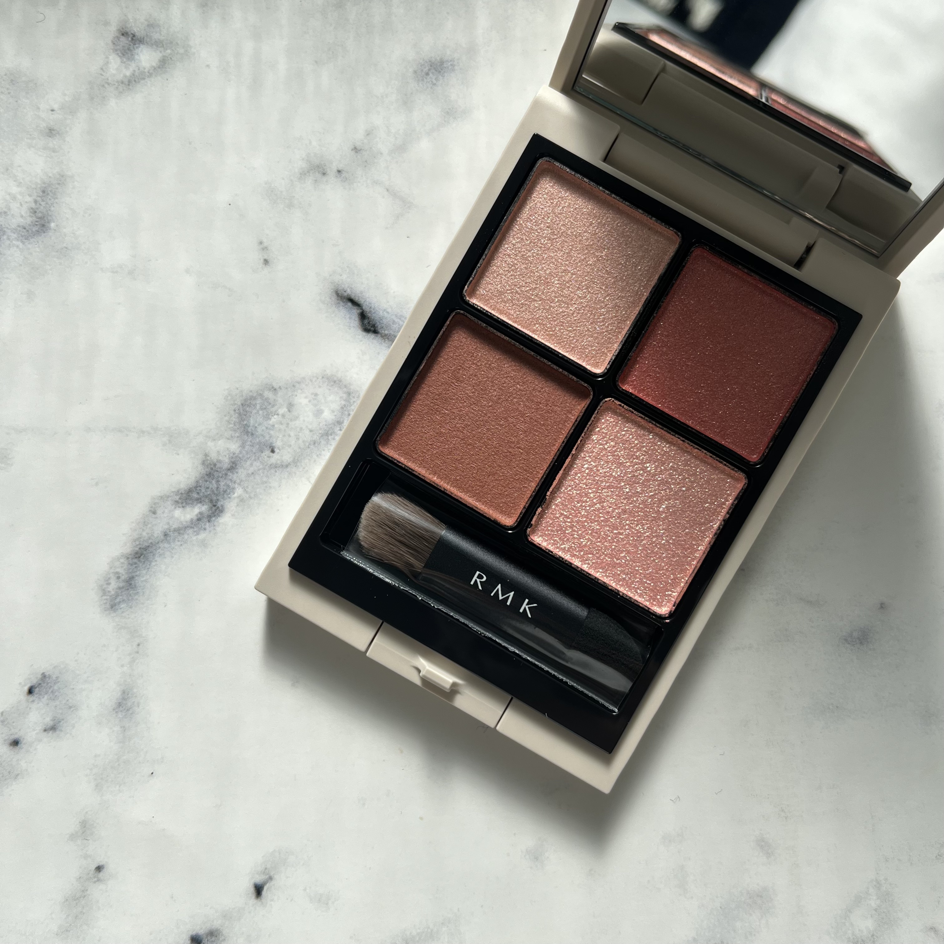 RMK シンクロマティック アイシャドウパレット/RMK/アイシャドウパレットを使ったクチコミ（2枚目）