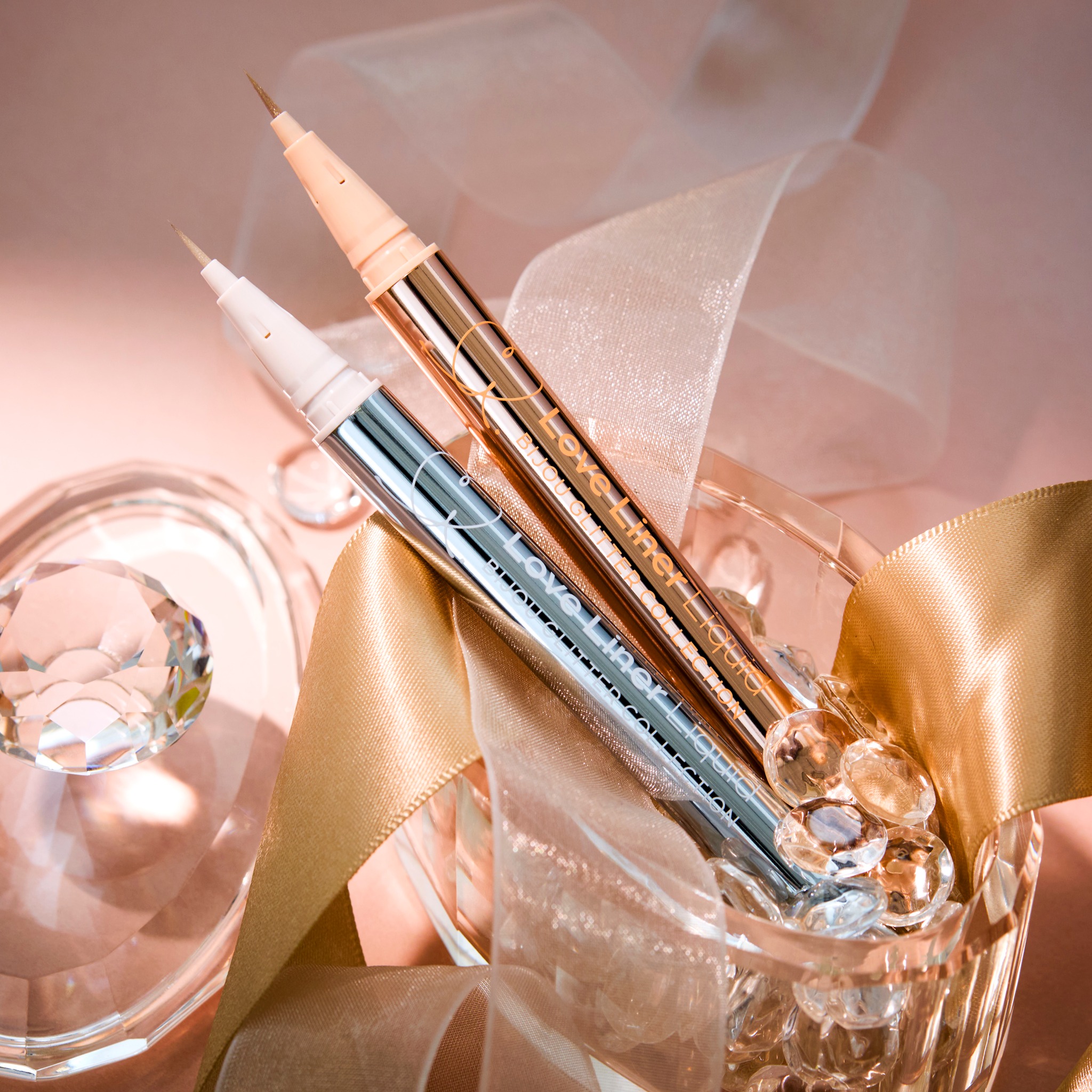 リキッドアイライナーR4 S ビジューグリッターコレクション/ラブ・ライナー/リキッドアイライナーを使ったクチコミ（1枚目）