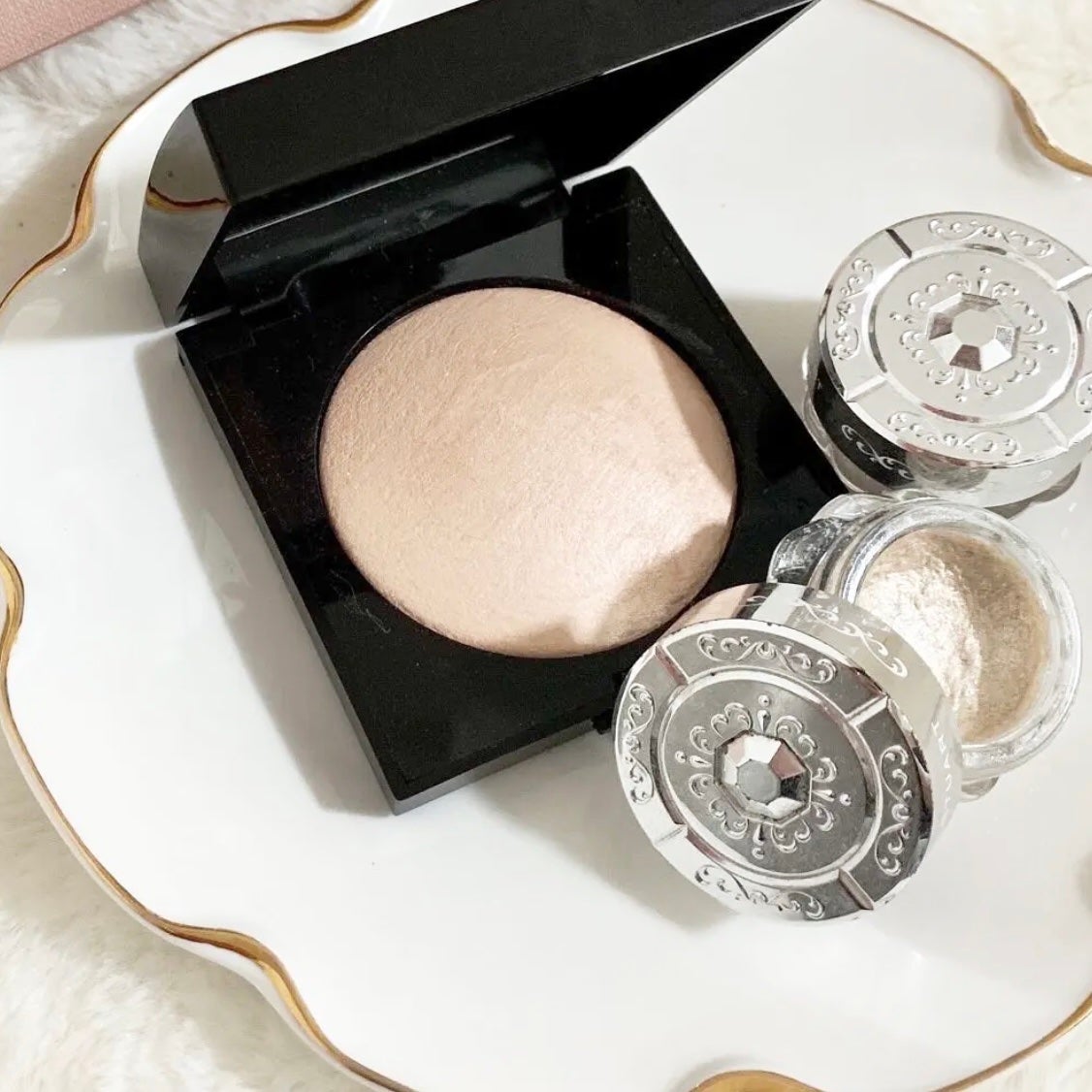 マットラディアンス ベイクドパウダー ハイライト01/ローラ メルシエ/パウダーハイライトを使ったクチコミ(1枚目)